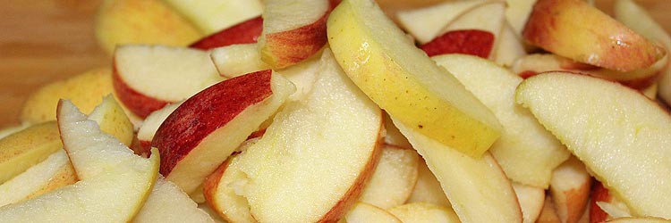 sliced-apples-up-close-750x250