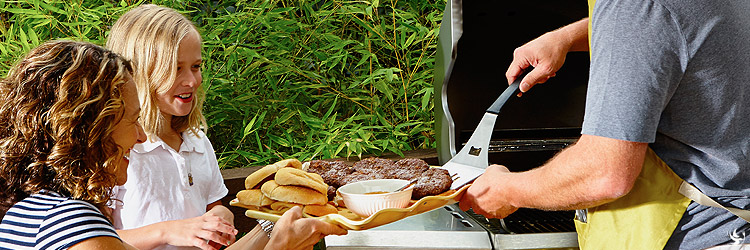 family-grilling-on-deck-burgers-750x250