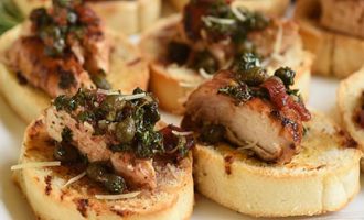 0407-bruschetta-chicken-on-custini-app-750x250